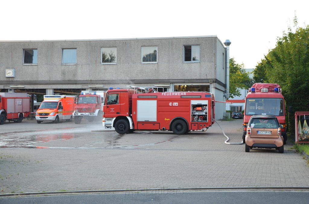 Einsatz BF Koeln Klimaanlage Reisebus defekt A 3 Rich Koeln hoehe Leverkusen P171.JPG